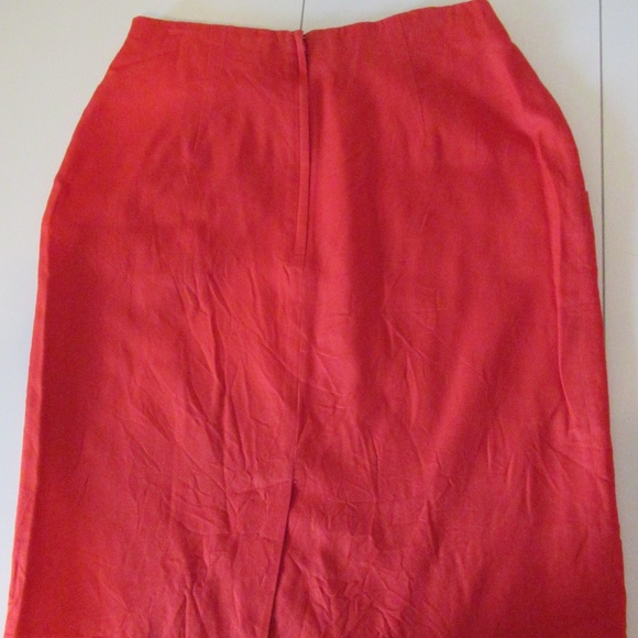 August Silk Red 100% silk skirt - Picture 8 of 12